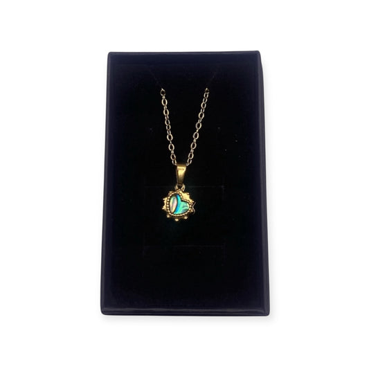 ADJUSTABLE VIBRANT AOTEAROA PĀUA NECKLACE - HEART - 18K GOLD PLATED