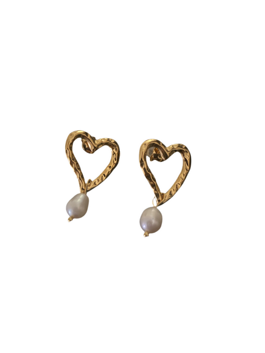 OLARA PEARL HEART EARRINGS - 18K GOLD PLATED