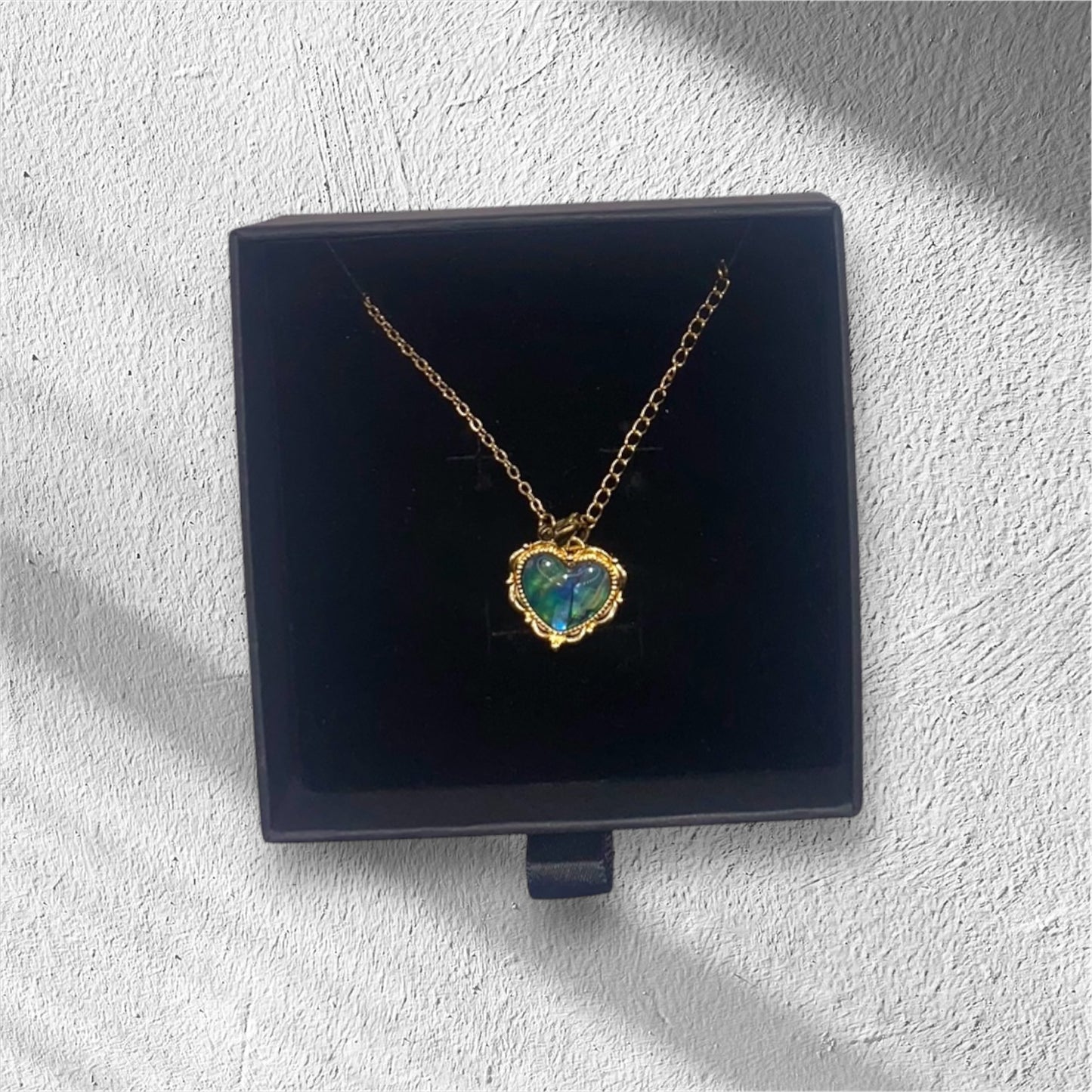VIBRANT AOTEAROA PĀUA NECKLACE 2.0 HEART DESIGN 18K GOLD PLATED